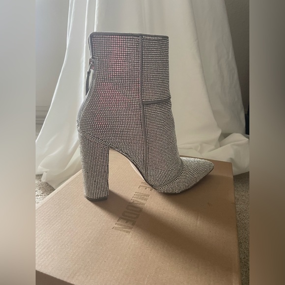 Women’s Steve Madden Tristan Rhinestone Booties - Size  7.5 - Picture 6 of 8